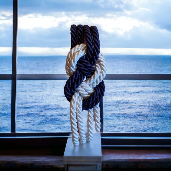 Nautical bracelet with solid brass fastener. - Picture 1 of 6